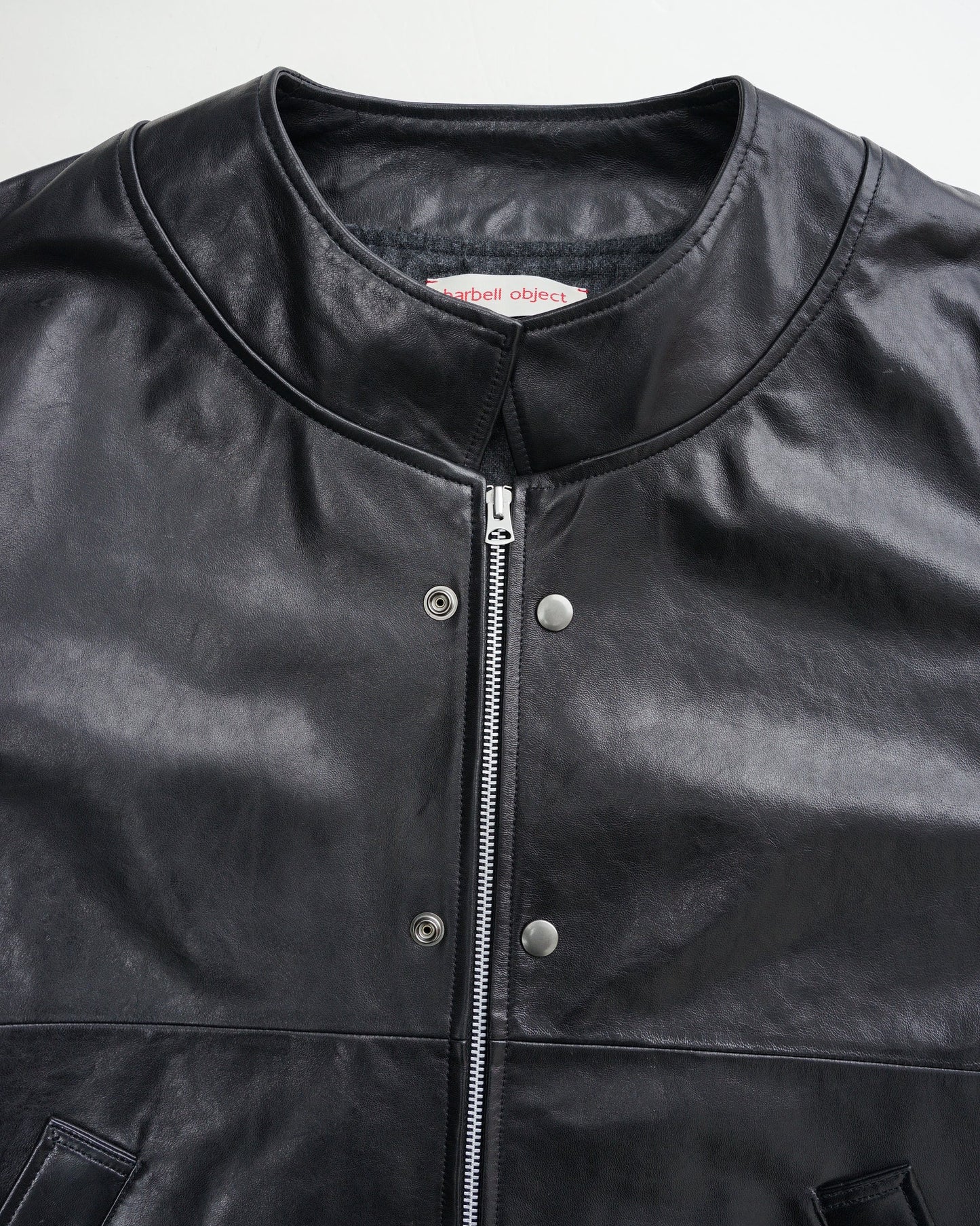 レザージャケット ディテール スナップボタン