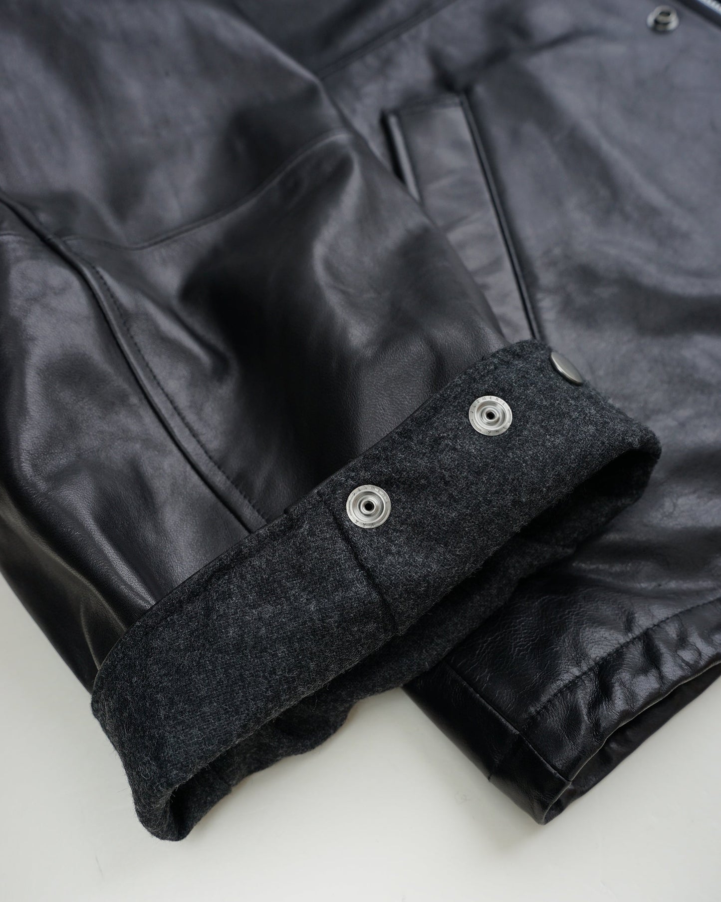 レザージャケット ディテール 袖口　裏地