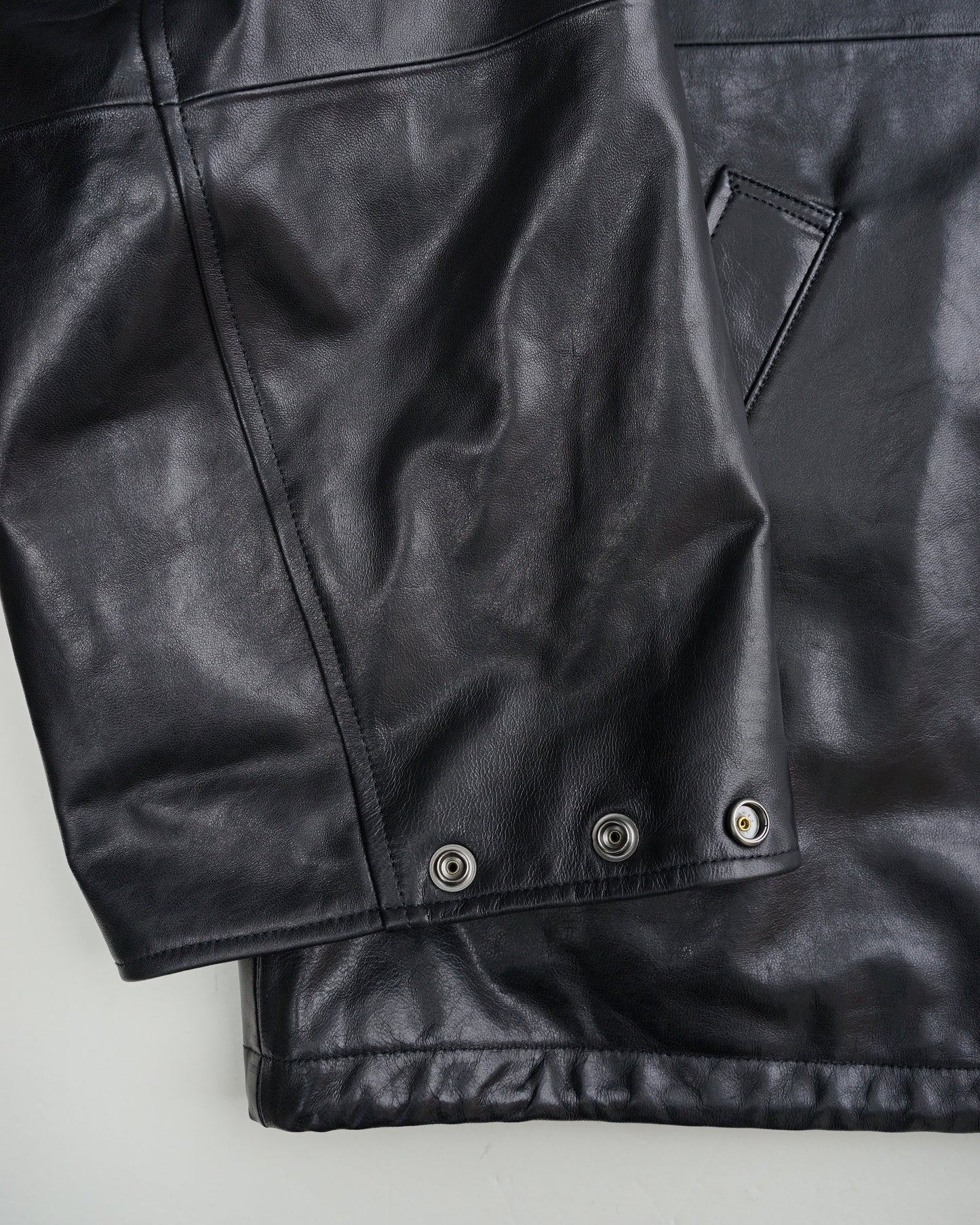 レザージャケット ディテール　裾