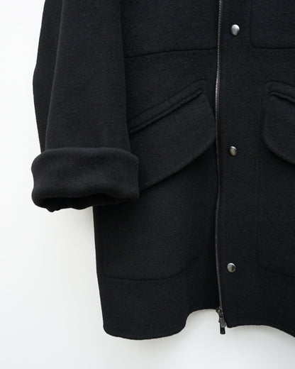 コート　袖をロールアップ　ディテール