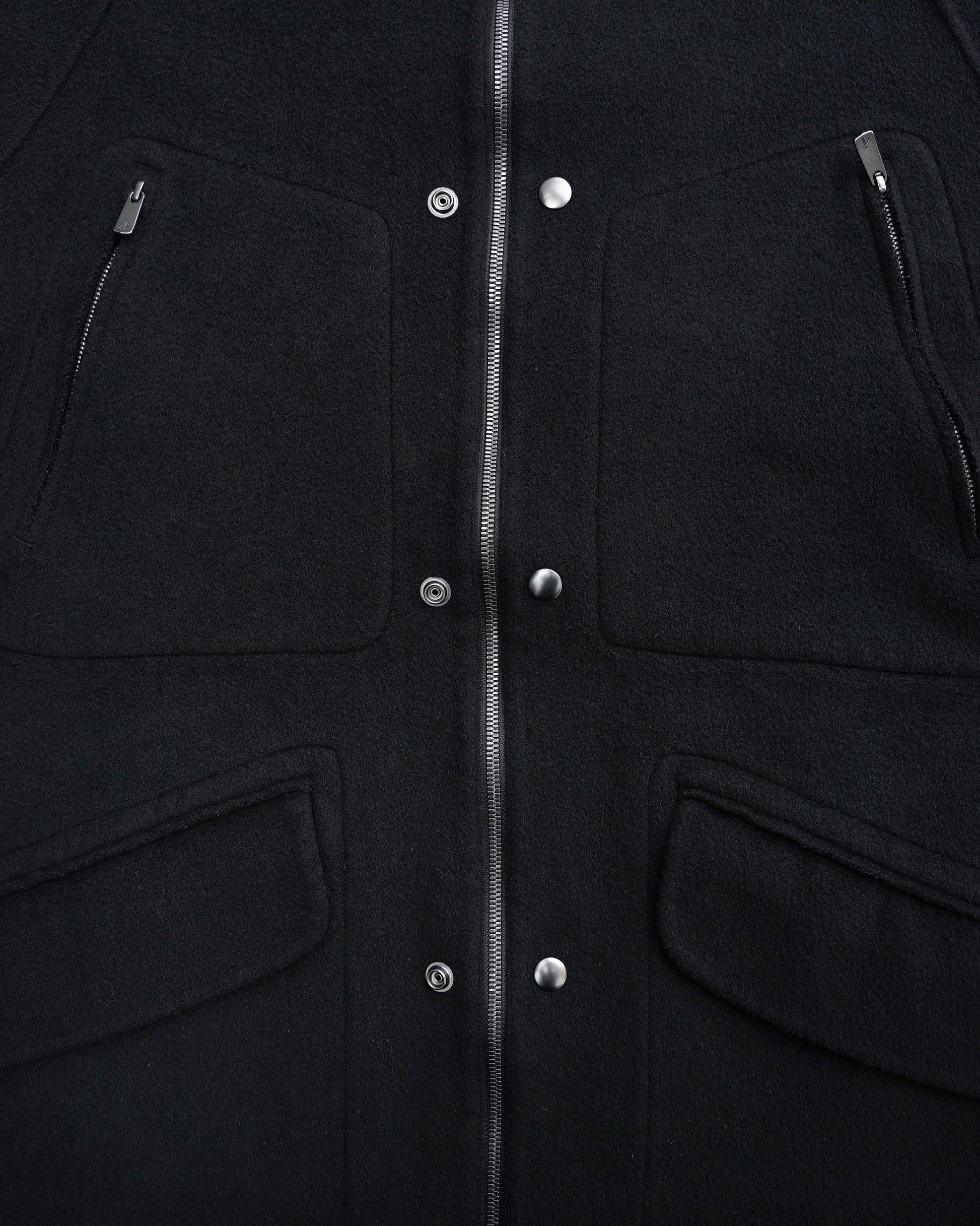 コート　ファスナー　正面　デザイン