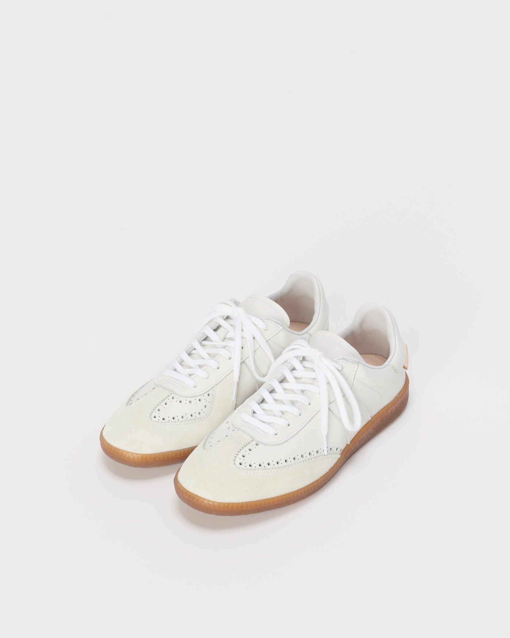 Hender Scheme　エンダースキーマ　citizen trainer  ホワイト　正面