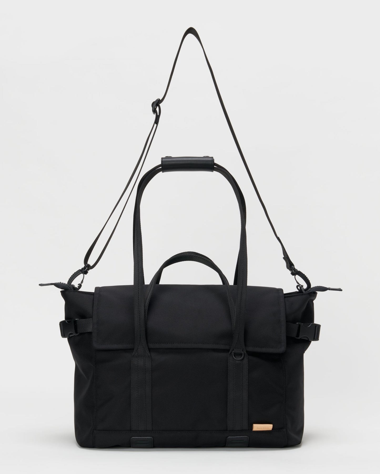 module tote bag　トートバック　ブラック　正面　ストラップ付き