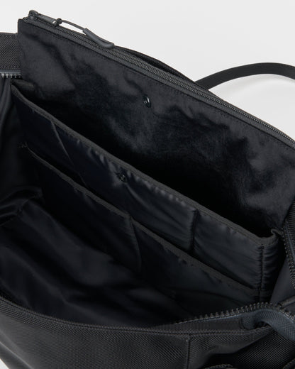 トートバック　内装　フラップを開けた状態　ブラック